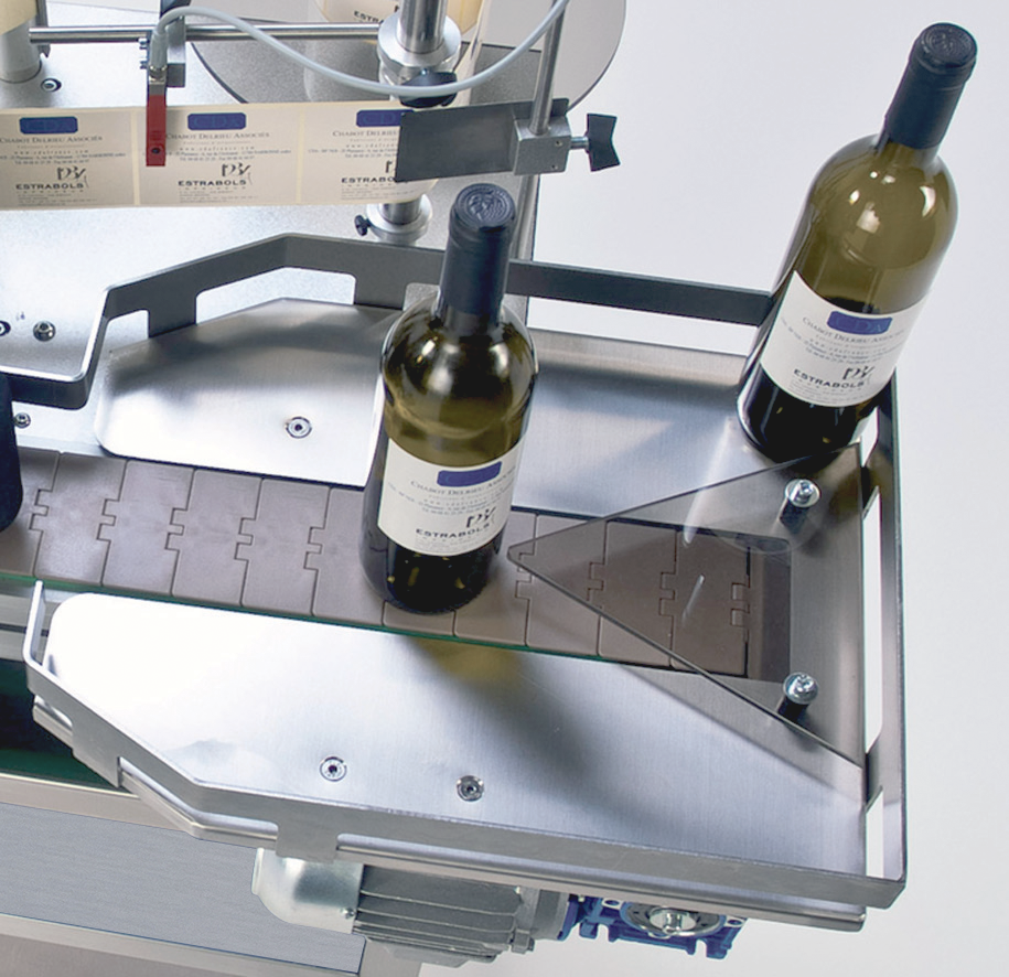 Auto semiautomatic labeling machine