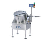 Automatic feeder for small bottles