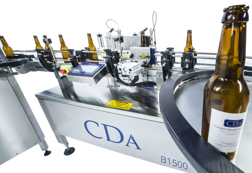 B1500 Automatic labeling machine for beer bottles